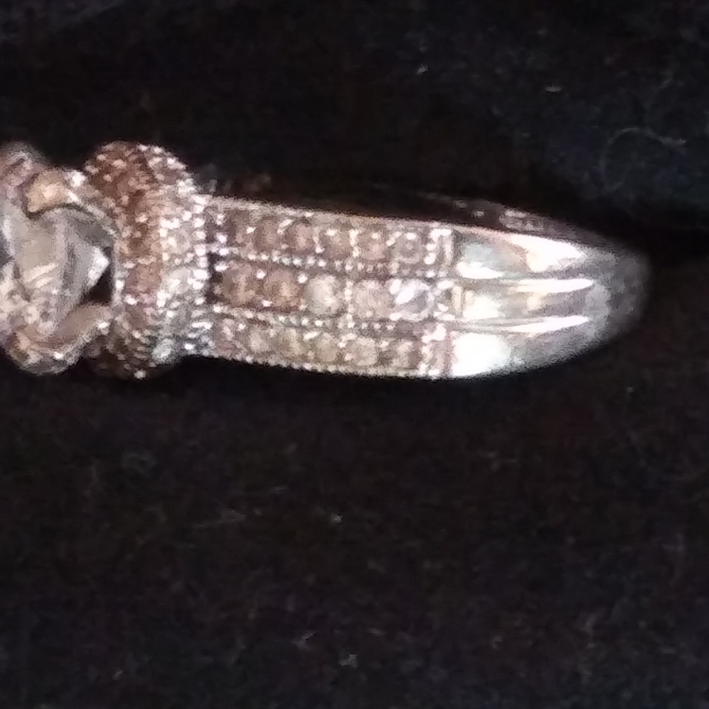 CUBIC ZIRCONIA DIAMOND RING - Picture 4 of 4